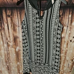 Xhilaration Black and White Patterned Top